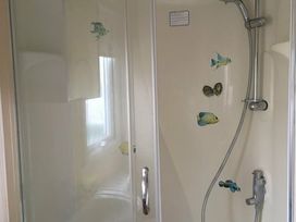 Kingfisher Caravan Park - Holiday Accommodation 6636 - Lincolnshire - 1189027 - thumbnail photo 6