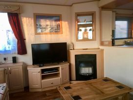 Kingfisher Caravan Park - Holiday Accommodation 6636 - Lincolnshire - 1189027 - thumbnail photo 10