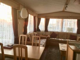 Kingfisher Caravan Park - Holiday Accommodation 6636 - Lincolnshire - 1189027 - thumbnail photo 11