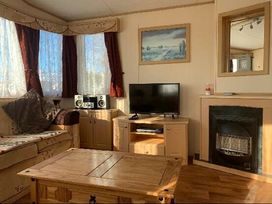 Kingfisher Caravan Park - Holiday Accommodation 6636 - Lincolnshire - 1189027 - thumbnail photo 13