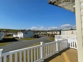 Greenacres Holiday Park - Holiday Accommodation 6757 - North Wales - 1189031 - thumbnail photo 4