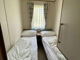 Greenacres Holiday Park - Holiday Accommodation 6757 - North Wales - 1189031 - thumbnail photo 17
