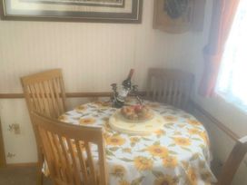 Kiln Park Holiday Park - Holiday Accommodation 68 - South Wales - 1189038 - thumbnail photo 5