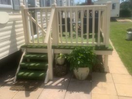 Kiln Park Holiday Park - Holiday Accommodation 68 - South Wales - 1189038 - thumbnail photo 15