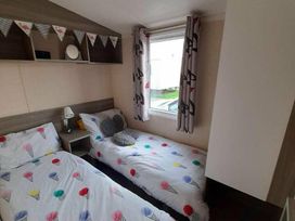Presthaven Beach Resort - Holiday Accommodation 6830 - North Wales - 1189041 - thumbnail photo 5
