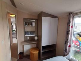Presthaven Beach Resort - Holiday Accommodation 6830 - North Wales - 1189041 - thumbnail photo 6