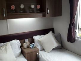 Primrose Valley Holiday Park - Holiday Accommodation 6836 - North Yorkshire (incl. Whitby) - 1189043 - thumbnail photo 9
