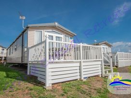 Devon Cliffs Holiday Park - Holiday Accommodation 6955 - Devon - 1189048 - thumbnail photo 2