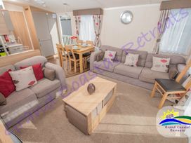 Devon Cliffs Holiday Park - Holiday Accommodation 6955 - Devon - 1189048 - thumbnail photo 7