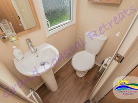 Devon Cliffs Holiday Park - Holiday Accommodation 6955 - Devon - 1189048 - thumbnail photo 10