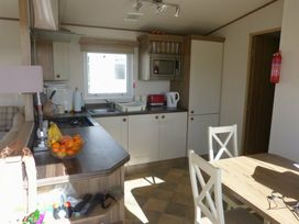 Trecco Bay - Holiday Accommodation 6971 - Somerset & Wiltshire - 1189051 - thumbnail photo 4