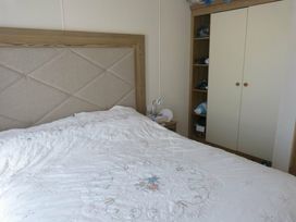 Trecco Bay - Holiday Accommodation 6971 - Somerset & Wiltshire - 1189051 - thumbnail photo 5
