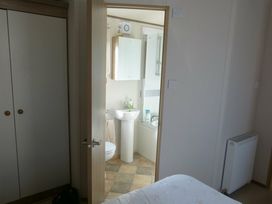 Trecco Bay - Holiday Accommodation 6971 - Somerset & Wiltshire - 1189051 - thumbnail photo 7