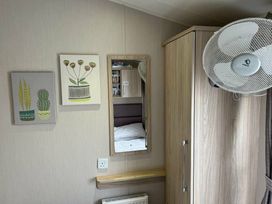 Pinewoods Holiday Park - Holiday Accommodation 6988 - Norfolk - 1189053 - thumbnail photo 12