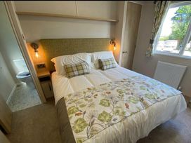 White Acres Holiday Park - Holiday Accommodation 70 - Cornwall - 1189055 - thumbnail photo 2