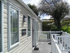White Acres Holiday Park - Holiday Accommodation 70 - Cornwall - 1189055 - thumbnail photo 4
