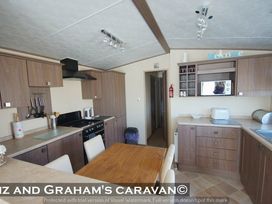 Golden Sands Kinmel Bay - Holiday Accommodation 700 - North Wales - 1189057 - thumbnail photo 4