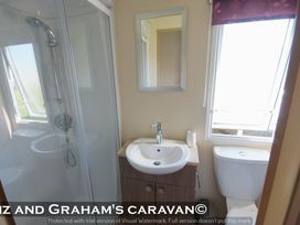 Golden Sands Kinmel Bay - Holiday Accommodation 700 - North Wales - 1189057 - thumbnail photo 6