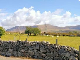 Llwyndu Mawr (private land) - Holiday Accommodation 7028 - North Wales - 1189060 - thumbnail photo 1