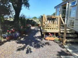 Llwyndu Mawr (private land) - Holiday Accommodation 7028 - North Wales - 1189060 - thumbnail photo 2