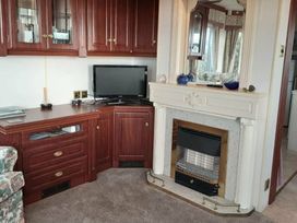 Llwyndu Mawr (private land) - Holiday Accommodation 7028 - North Wales - 1189060 - thumbnail photo 5