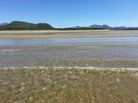 Aberdunant Hall Holiday Park - Holiday Accommodation 7030 - North Wales - 1189061 - thumbnail photo 10