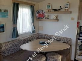Reighton Sands Holiday Park - Holiday Accommodation 7102 - North Yorkshire (incl. Whitby) - 1189063 - thumbnail photo 9