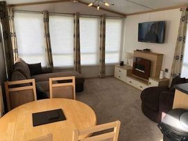 Seal Bay Resort - Holiday Accommodation 714 - Hampshire - 1189065 - thumbnail photo 7
