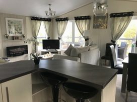 White Acres Holiday Park - Holiday Accommodation 7150 - Cornwall - 1189066 - thumbnail photo 6