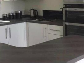 White Acres Holiday Park - Holiday Accommodation 7150 - Cornwall - 1189066 - thumbnail photo 7