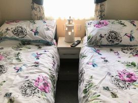 White Acres Holiday Park - Holiday Accommodation 7150 - Cornwall - 1189066 - thumbnail photo 12