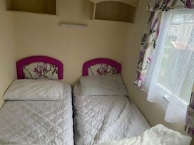 Cherry Tree Holiday Park - Holiday Accommodation 7184 - Norfolk - 1189070 - thumbnail photo 9