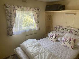 Cherry Tree Holiday Park - Holiday Accommodation 7184 - Norfolk - 1189070 - thumbnail photo 10