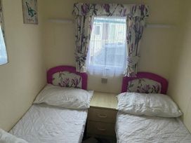 Cherry Tree Holiday Park - Holiday Accommodation 7184 - Norfolk - 1189070 - thumbnail photo 11
