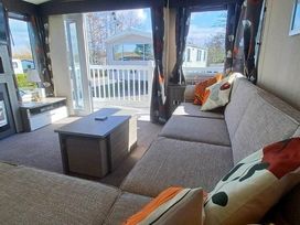 Marton Mere Holiday Village - Holiday Accommodation 7193 - Lake District - 1189071 - thumbnail photo 2