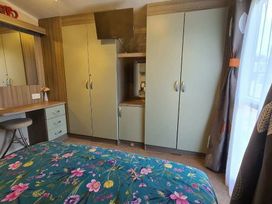 Marton Mere Holiday Village - Holiday Accommodation 7193 - Lake District - 1189071 - thumbnail photo 11