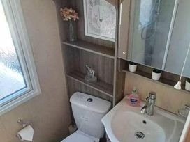 Marton Mere Holiday Village - Holiday Accommodation 7193 - Lake District - 1189071 - thumbnail photo 13