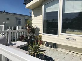 Lido Beach Holiday Park - Holiday Accommodation 7253 - North Wales - 1189076 - thumbnail photo 3