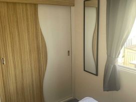 Lido Beach Holiday Park - Holiday Accommodation 7253 - North Wales - 1189076 - thumbnail photo 10