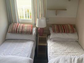 Lido Beach Holiday Park - Holiday Accommodation 7253 - North Wales - 1189076 - thumbnail photo 14