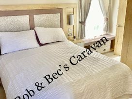 Kiln Park Holiday Park - Holiday Accommodation 7267 - South Wales - 1189077 - thumbnail photo 10