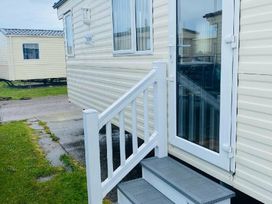 Golden Gate Holiday Centre - Holiday Accommodation 7296 - North Wales - 1189079 - thumbnail photo 6