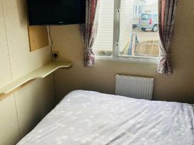 Golden Gate Holiday Centre - Holiday Accommodation 7296 - North Wales - 1189079 - thumbnail photo 8