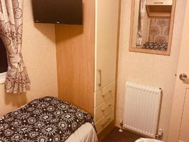Golden Gate Holiday Centre - Holiday Accommodation 7296 - North Wales - 1189079 - thumbnail photo 10