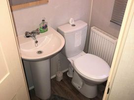 Golden Gate Holiday Centre - Holiday Accommodation 7296 - North Wales - 1189079 - thumbnail photo 12