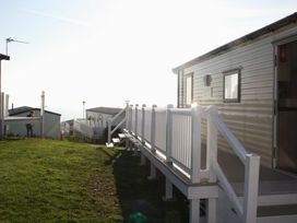 Devon Cliffs Holiday Park - Holiday Accommodation 7324 - Devon - 1189080 - thumbnail photo 2