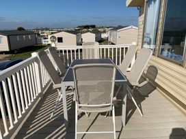 Devon Cliffs Holiday Park - Holiday Accommodation 7324 - Devon - 1189080 - thumbnail photo 5