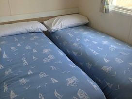 Devon Cliffs Holiday Park - Holiday Accommodation 7324 - Devon - 1189080 - thumbnail photo 12
