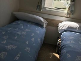 Devon Cliffs Holiday Park - Holiday Accommodation 7324 - Devon - 1189080 - thumbnail photo 13