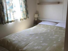 Devon Cliffs Holiday Park - Holiday Accommodation 7324 - Devon - 1189080 - thumbnail photo 15